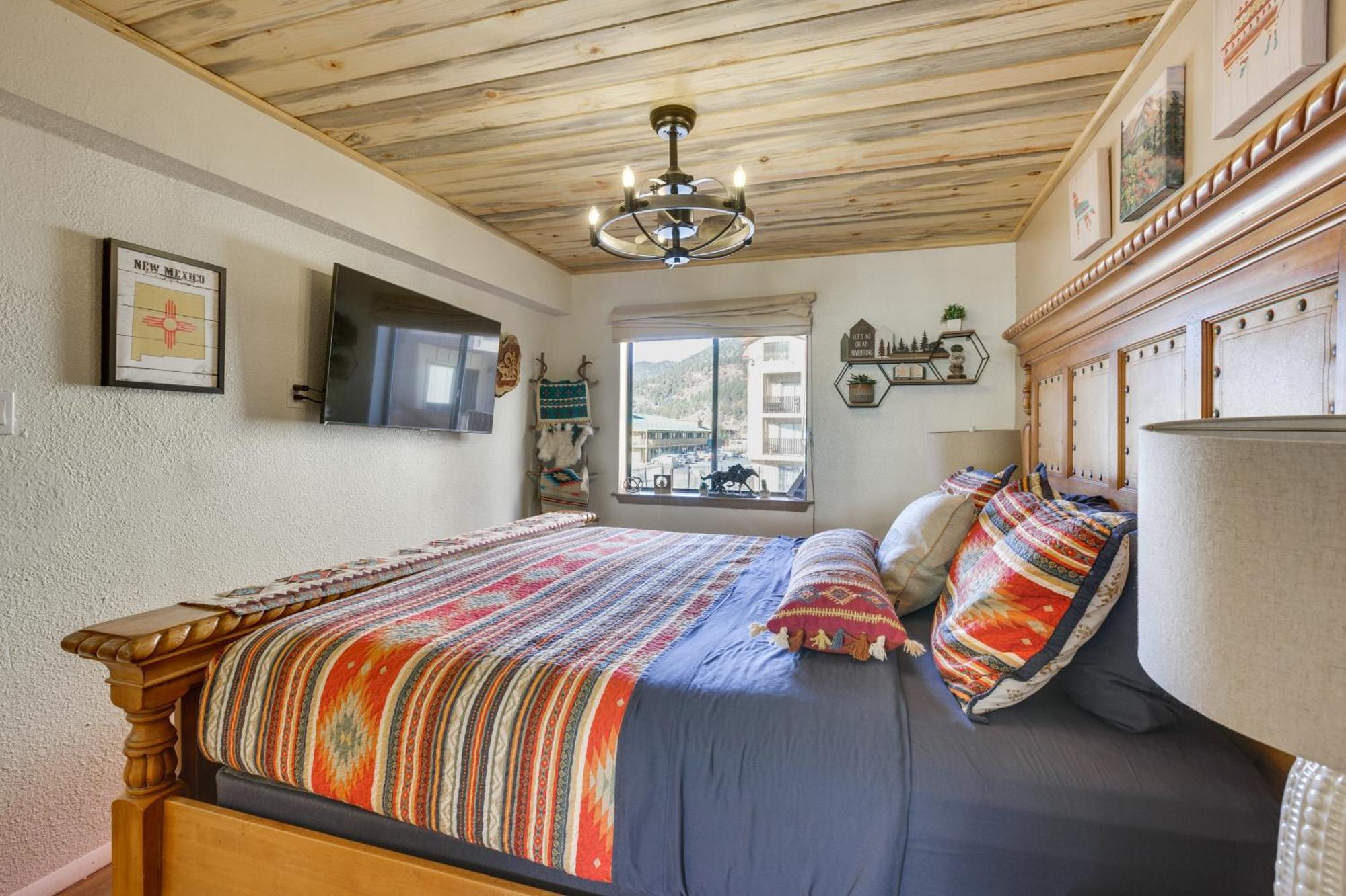 Ski-In Red River Retreat Balcony, Mountain Views! Eksteriør bilde